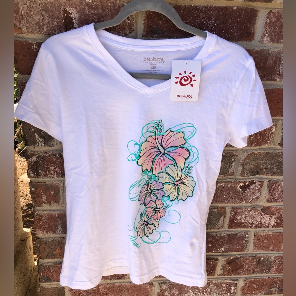 Del Sol Women’s Medium T Shirt / NWT/ Hibiscus / Maui / Color Changing / White